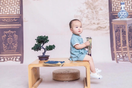 周口2个月宝宝吃手正常吗